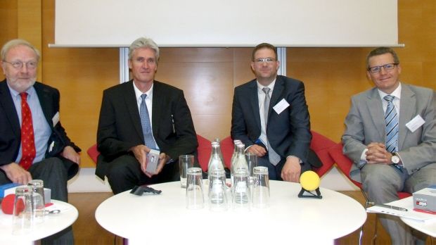 Viele Positionen zur Ebermast (von links): Dr. Heinz Schweer (Vion), Dr. Wilhelm Jaeger (Tönnies), Dr. Gerald Otto (Böseler Goldschmaus) sowie Holger Dörr (Kemper). Viele Positionen zur Ebermast (von links): Dr. Heinz Schweer (Vion), Dr. Wilhelm Jaeger (Tönnies), Dr. Gerald Otto (Böseler Goldschmaus) sowie Holger Dörr (Kemper).