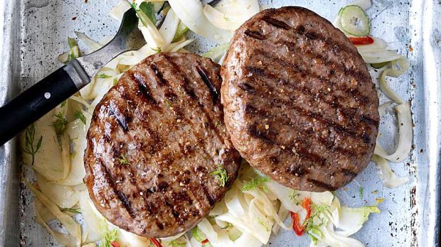 Wohlschmeckendes Fleisch: Angus-Burger Wohlschmeckendes Fleisch: Angus-Burger