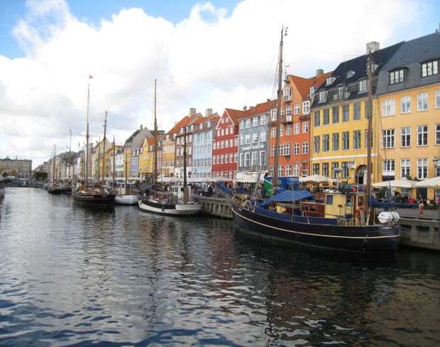 Nyhavn, eine der schönsten Sehenswürdigkeiten von Kopenhagen Nyhavn, eine der schönsten Sehenswürdigkeiten von Kopenhagen