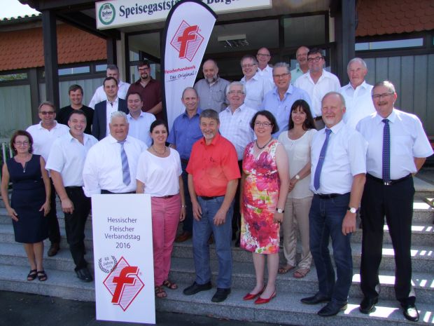 Ein starkes Team: Landesinnungsmeister Eckhart Neun (3.v.r.) mit seinen Vorstandskollegen, Obermeistern und Delegierten. Ein starkes Team: Landesinnungsmeister Eckhart Neun (3.v.r.) mit seinen Vorstandskollegen, Obermeistern und Delegierten.