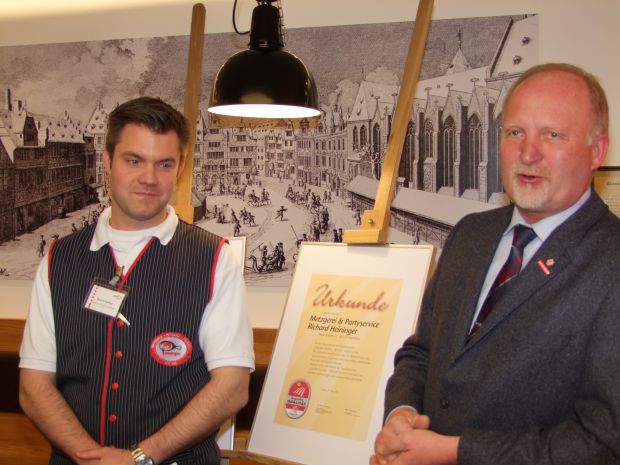 Der hessische Landesinnungsmeister Eckhart Neun (rechts) zollte Richard Heininger seinen Respekt. Der hessische Landesinnungsmeister Eckhart Neun (rechts) zollte Richard Heininger seinen Respekt.