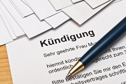 Die Beendigung des Arbeitsvertrags muss immer schriftlich erfolgen. Die Beendigung des Arbeitsvertrags muss immer schriftlich erfolgen.