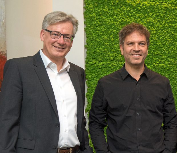 Kontinuität: Lothar Bentlage (links) und Godo Röben tragen schon lange Verantwortung im Unternehmen. Kontinuität: Lothar Bentlage (links) und Godo Röben tragen schon lange Verantwortung im Unternehmen.