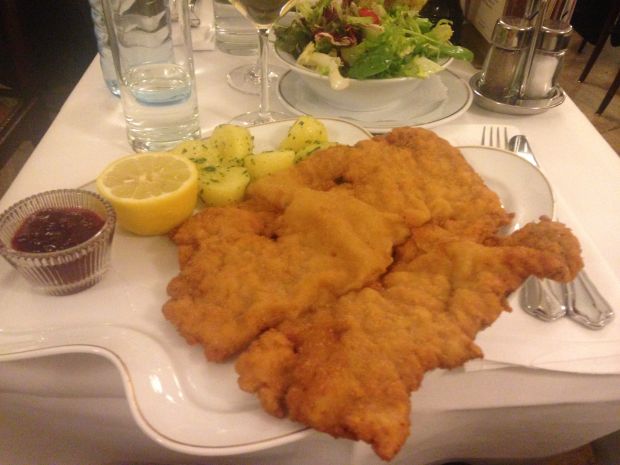 Das Wiener Schnitzel kommt keinesfalls ursprünglich aus Wien. Das Wiener Schnitzel kommt keinesfalls ursprünglich aus Wien.