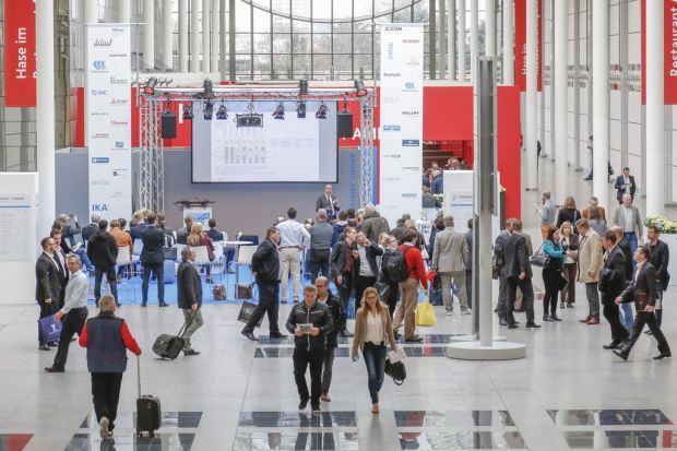 Besucher aus über 140 Ländern können sich anhand großflächiger Ausstellerpräsenz und Live-Vorführungen praxisnah informieren. Besucher aus über 140 Ländern können sich anhand großflächiger Ausstellerpräsenz und Live-Vorführungen praxisnah informieren.