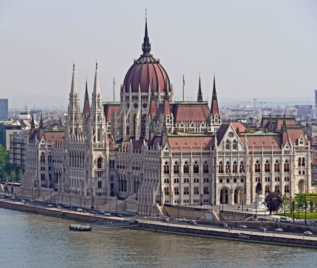 Das ungarische Parlament am Ufer der Donau. Das ungarische Parlament am Ufer der Donau.
