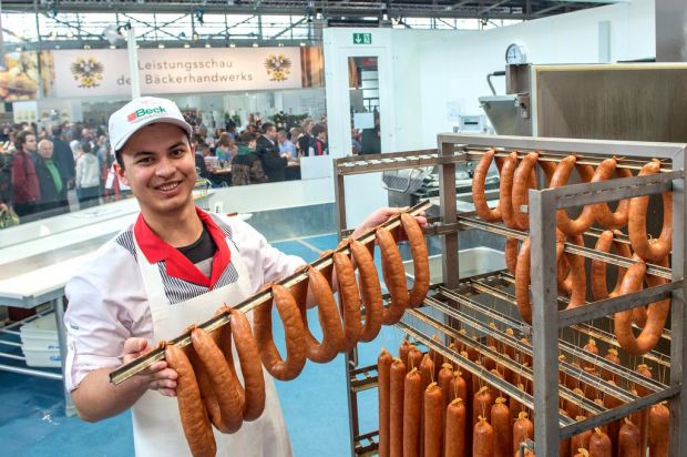 Sympathisch und kompetent: Das Messeteam unterstrich das moderne Bild des Fleischerhandwerks. Sympathisch und kompetent: Das Messeteam unterstrich das moderne Bild des Fleischerhandwerks.