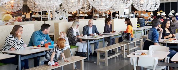 Ikea bittet zu Tisch. Ikea bittet zu Tisch.