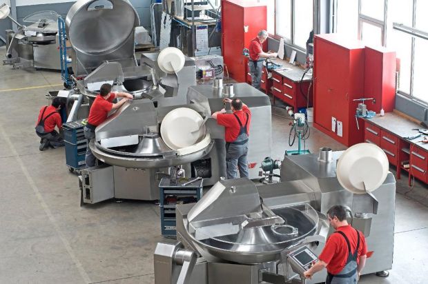 Das Team von K+G Wetter feilt tatkräftig an neuen Lösungen für die Fleischverarbeitung in Handwerk und Industrie. Das Team von K+G Wetter feilt tatkräftig an neuen Lösungen für die Fleischverarbeitung in Handwerk und Industrie.