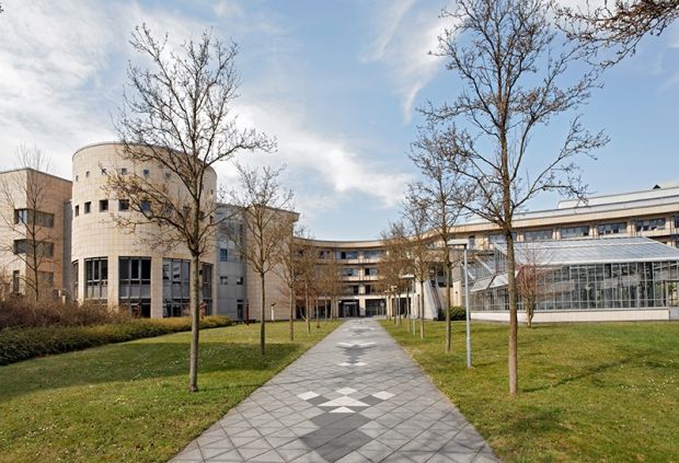 Der Hauptsitz des MRI im badischen Karlsruhe. Der Hauptsitz des MRI im badischen Karlsruhe.