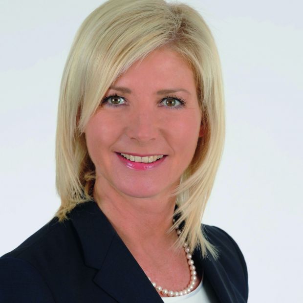 Staatsministerin Ulrike Scharf Staatsministerin Ulrike Scharf