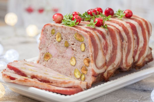 Fleischterrine mit Schinken und Pistazien. Fleischterrine mit Schinken und Pistazien.