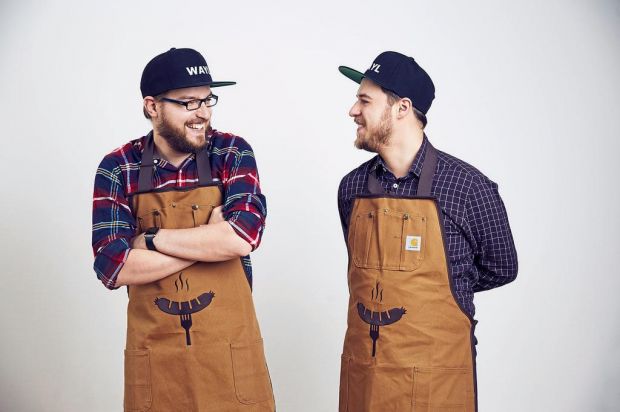 Denken sich schon seit ihrer Schulzeit immer wieder neue Projekte aus: Die Wurst-App-Erfinder Fabian Bentz (links) und Fabian Hensel. Denken sich schon seit ihrer Schulzeit immer wieder neue Projekte aus: Die Wurst-App-Erfinder Fabian Bentz (links) und Fabian Hensel.