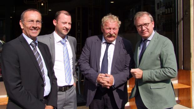 Verkündeten in Mailand den Zusammenschluss zur Belgian Pork Group (von links): Luc Verspreet (Covalis), Joris Coenen und René Maillard (beide Belgian Meat Office) sowie Jos Claeys (Westvlees). Verkündeten in Mailand den Zusammenschluss zur Belgian Pork Group (von links): Luc Verspreet (Covalis), Joris Coenen und René Maillard (beide Belgian Meat Office) sowie Jos Claeys (Westvlees).