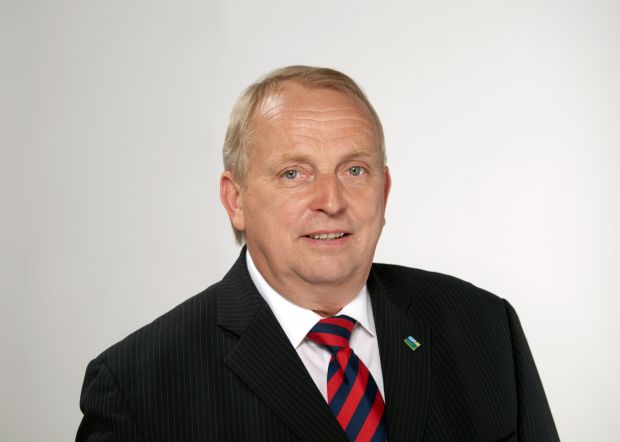 Dr. Till Backhaus ist seit 2006 Minister für Landwirtschaft, Umwelt und Verbraucherschutz in Mecklenburg-Vorpommern. Dr. Till Backhaus ist seit 2006 Minister für Landwirtschaft, Umwelt und Verbraucherschutz in Mecklenburg-Vorpommern.