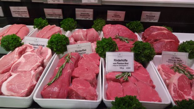 Im Vorfeld der Feiertage sind Edelteile vom Schwein und vom Rind besonders gefragt. Im Vorfeld der Feiertage sind Edelteile vom Schwein und vom Rind besonders gefragt.
