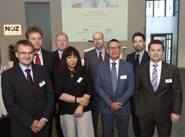 Starkes Team zum Forum der Fleischwirtschaft (von links): Prof. Dr. Ralf Lautenschläger, Dr. Albert Hortmann-Scholten, Jürgen Benner, Prof. Dr. Ulrike Weiler, FleischWirtschaft-Chefredakteur Gerd Abeln, Dr. Gé Backus sowie afz-Redaktionsleiter Jörg Schiffeler und Robert Römer. Starkes Team zum Forum der Fleischwirtschaft (von links): Prof. Dr. Ralf Lautenschläger, Dr. Albert Hortmann-Scholten, Jürgen Benner, Prof. Dr. Ulrike Weiler, FleischWirtschaft-Chefredakteur Gerd Abeln, Dr. Gé Backus sowie afz-Redaktionsleiter Jörg Schiffeler und Robert Römer.