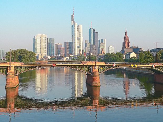 Frankfurt am Main, die Stadt im Herzen Deutschlands und Europas, hat noch viele und kontrastreiche weitere Facetten und vielseitige Kontraste zu bieten. Frankfurt am Main, die Stadt im Herzen Deutschlands und Europas, hat noch viele und kontrastreiche weitere Facetten und vielseitige Kontraste zu bieten.