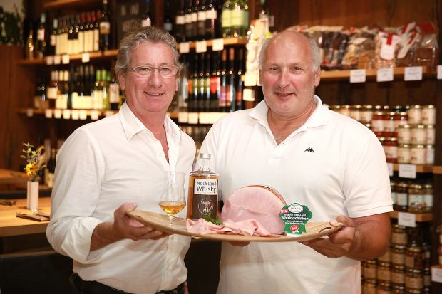 Rudolf Frierss (links) und Wolfram Ortner präsentieren stolz ihr neues Produkt. Rudolf Frierss (links) und Wolfram Ortner präsentieren stolz ihr neues Produkt.