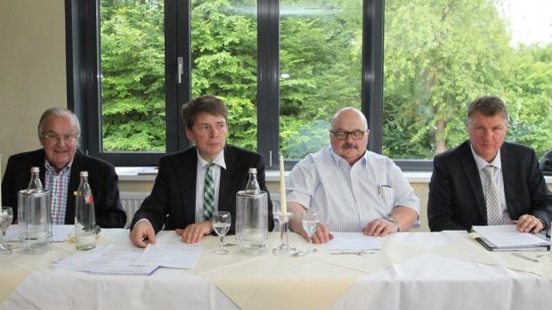 Der Vorstand der Genossenschaft Gilde Frisch-Markt Rhein-Ruhr. Der Vorstand der Genossenschaft Gilde Frisch-Markt Rhein-Ruhr.