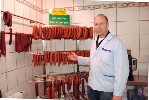 Holger Sippel garantiert gentechnikfreie Wurst. Holger Sippel garantiert gentechnikfreie Wurst.