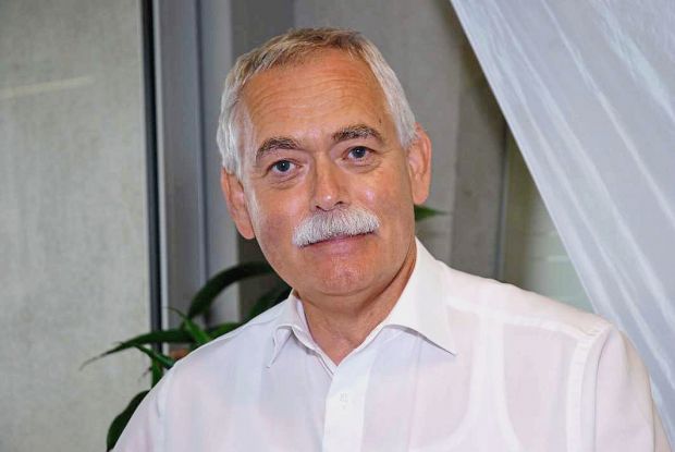 Konrad Ammon jun. ist einer der beiden Geschäftsführer der Schlachthof-Betriebs-GmbH Fürth. Konrad Ammon jun. ist einer der beiden Geschäftsführer der Schlachthof-Betriebs-GmbH Fürth.