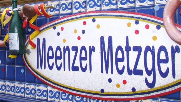 In Mainz blieben die Wagen im Depot. Der Rosenmontagszug wurde wegen eines befürchteten Sturmtiefs abgesagt. In Mainz blieben die Wagen im Depot. Der Rosenmontagszug wurde wegen eines befürchteten Sturmtiefs abgesagt.