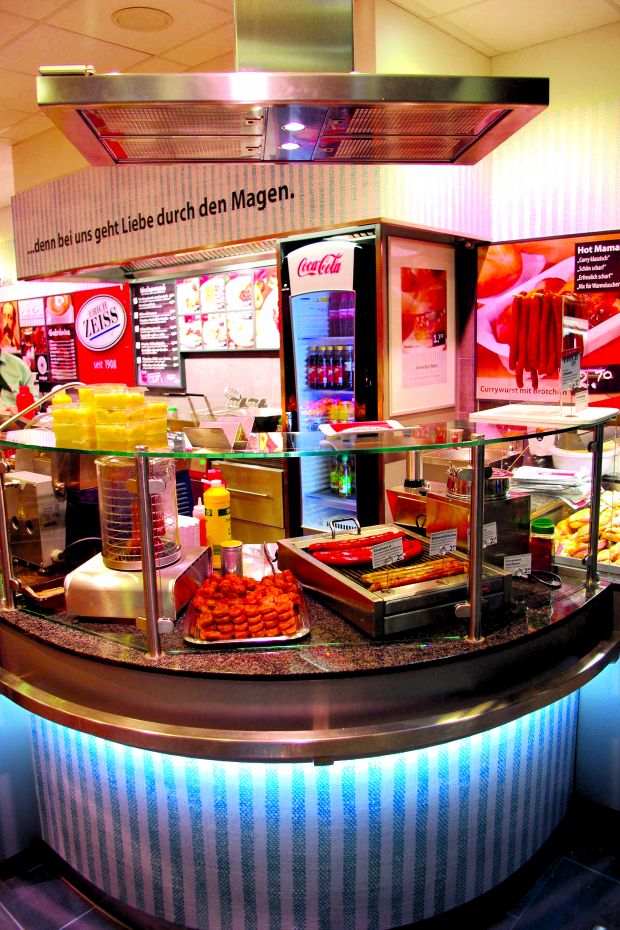 Die Zeiss-Filiale im Mainzer Hauptbahnhof. Die Zeiss-Filiale im Mainzer Hauptbahnhof.