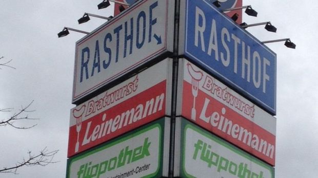 Am Autohof Northeim an der A7 befindet sich der Metzgerimbiss von Leinemann. Am Autohof Northeim an der A7 befindet sich der Metzgerimbiss von Leinemann.