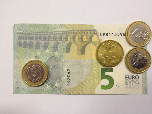 Durch das Mindestlohngesetz gelten verschärfte Regeln bei der Vergütung von Praktikanten. Durch das Mindestlohngesetz gelten verschärfte Regeln bei der Vergütung von Praktikanten.