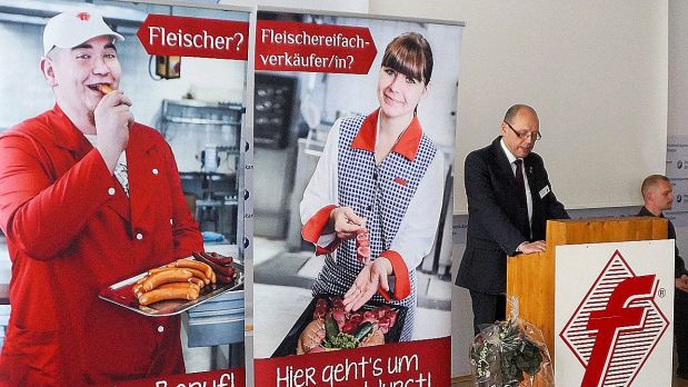 Landesinnungsmeister Thomas Keller forderte seine Kollegen auf, stärker zusammenzurücken, um im Wettbewerb mit den Discountern bestehen zu können. Landesinnungsmeister Thomas Keller forderte seine Kollegen auf, stärker zusammenzurücken, um im Wettbewerb mit den Discountern bestehen zu können.