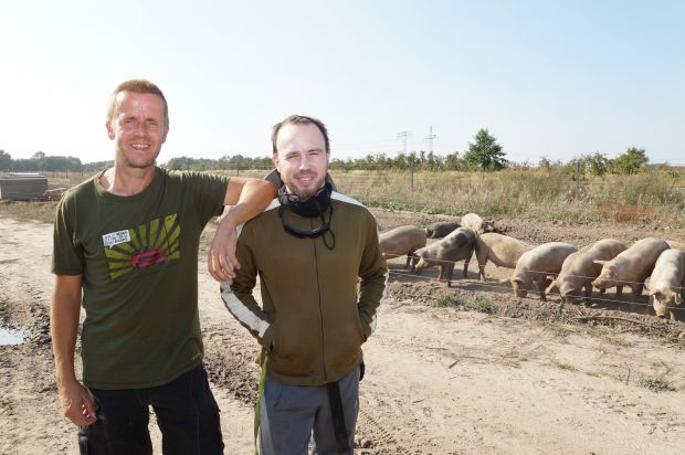 Erst Geografen, jetzt Schweinezüchter (von links): Axel Penndorf und Clemens Stromeyer. Erst Geografen, jetzt Schweinezüchter (von links): Axel Penndorf und Clemens Stromeyer.