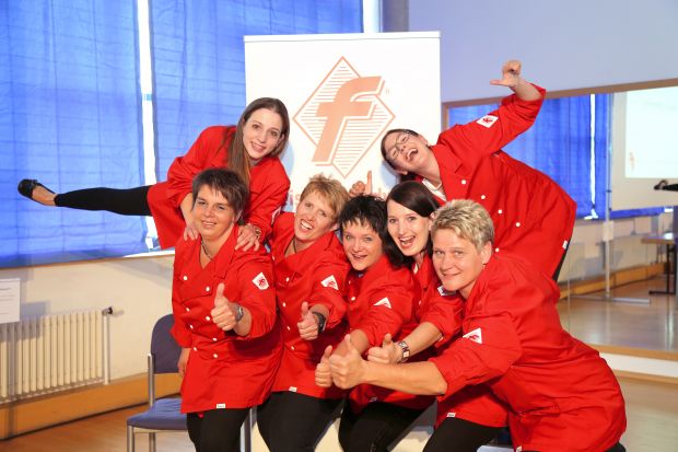 Spaß spornte sie beim Querdenken an (von links) Sieglinde Würz, Nadja Dallmann, Miriam Hedtke, Simone Lutz, Jessica Hertkorn, Daniela Buck und Sandra Biernath. Spaß spornte sie beim Querdenken an (von links) Sieglinde Würz, Nadja Dallmann, Miriam Hedtke, Simone Lutz, Jessica Hertkorn, Daniela Buck und Sandra Biernath.