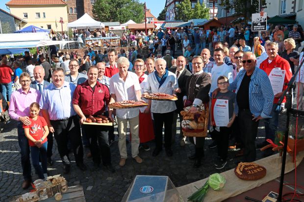 Der Nordhessische Wecke- un Worschtmarkt in Borken ist eine ideale Plattform für die Außendarstellung des Fleischerhandwerks. Der Nordhessische Wecke- un Worschtmarkt in Borken ist eine ideale Plattform für die Außendarstellung des Fleischerhandwerks.