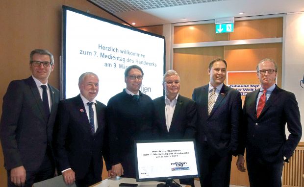 Das Lebensmittelhandwerk (von links): Gerhard Schenk, Michael Wippler, Stefan Blum, Detlef Projahn, Sebastian Schulte (ZDH) und Herbert Dohrmann. Das Lebensmittelhandwerk (von links): Gerhard Schenk, Michael Wippler, Stefan Blum, Detlef Projahn, Sebastian Schulte (ZDH) und Herbert Dohrmann.
