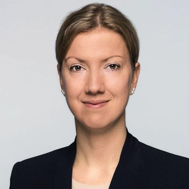 Stefanie Sabet ist Hauptgeschäftsführerin der ANG. Sie ist in Personalunion gleichzeitig Teil der BVE-Geschäftsführung. Stefanie Sabet ist Hauptgeschäftsführerin der ANG. Sie ist in Personalunion gleichzeitig Teil der BVE-Geschäftsführung.