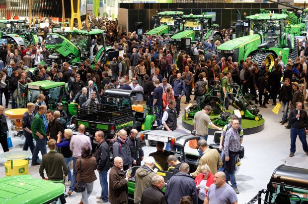 Impressionen aus der Messehalle. Impressionen aus der Messehalle.
