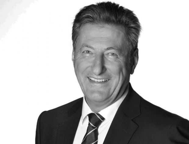 Dr. Hans-Georg Rummler wurde 61 Jahre alt. Dr. Hans-Georg Rummler wurde 61 Jahre alt.