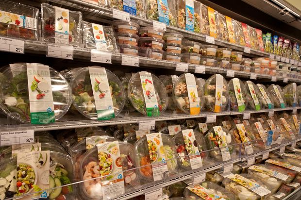 Ready-to-Eat-Produkte im AH to go-Store im Hauptbahnhof Mönchengladbach. Ready-to-Eat-Produkte im AH to go-Store im Hauptbahnhof Mönchengladbach.