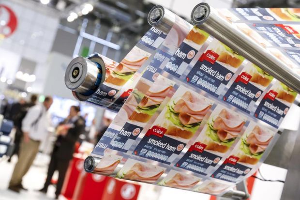 Eine Verpackung aus den richtigen Folien schützt das Produkt zuverlässig und verlängert die Haltbarkeit im Kühlregal. Eine Verpackung aus den richtigen Folien schützt das Produkt zuverlässig und verlängert die Haltbarkeit im Kühlregal.