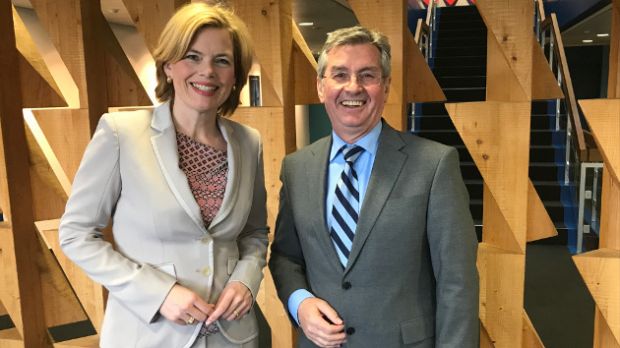 Bundesministerin für Ernährung und Landwirtschaft, Julia Klöckner und Dr. Michael Winter. Bundesministerin für Ernährung und Landwirtschaft, Julia Klöckner und Dr. Michael Winter.