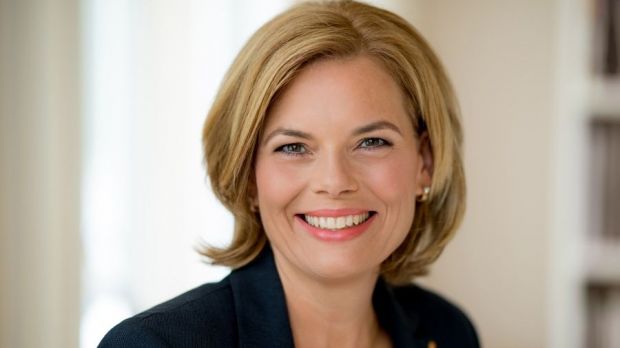 Julia Klöckner will Europa für eine Harmonisierung der Transportstandards für Tiere innerhalb der Welttiergesundheitsorganisation (OIE) stark machen. Julia Klöckner will Europa für eine Harmonisierung der Transportstandards für Tiere innerhalb der Welttiergesundheitsorganisation (OIE) stark machen.