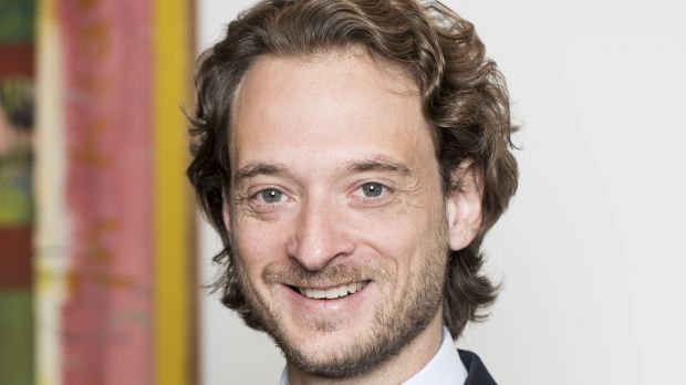 Bastian Schneider rät zum Aufbau einer Commitment-Kultur. Das bedeutet, auf die Bedürfnisse der Mitarbeiter zu hören und damit langfristig an den Betrieb zu binden. Bastian Schneider rät zum Aufbau einer Commitment-Kultur. Das bedeutet, auf die Bedürfnisse der Mitarbeiter zu hören und damit langfristig an den Betrieb zu binden.
