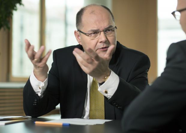 Bundesminister Christian Schmidt will mit vereinten Kräften gegen die ASP vorgehen. Bundesminister Christian Schmidt will mit vereinten Kräften gegen die ASP vorgehen.