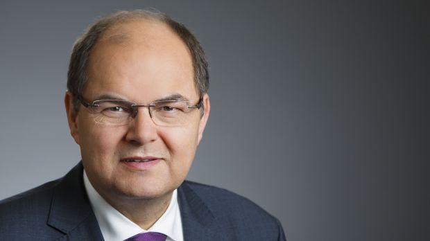 Bundeslandwirtschaftsminister Christian Schmidt warnt vor Herannahen der Afrikanischen Schweinepest. Bundeslandwirtschaftsminister Christian Schmidt warnt vor Herannahen der Afrikanischen Schweinepest.