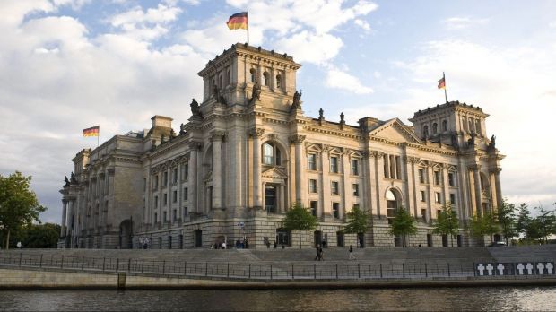 Der Bundestag plant mit dem geplanten Gesetz die Befugnisse im Tiergesundheitsgesetz zu erweitern. Der Bundestag plant mit dem geplanten Gesetz die Befugnisse im Tiergesundheitsgesetz zu erweitern.