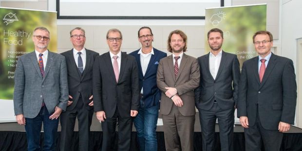 Von links: Prof. Dr. Stephan Borrmann, Uwe Vogel, Andreas Severin, Reiner Neidhart, Jens Karsten, Dr. Kemal Aganovic, Prof. Dr. Ralf Lautenschläger Von links: Prof. Dr. Stephan Borrmann, Uwe Vogel, Andreas Severin, Reiner Neidhart, Jens Karsten, Dr. Kemal Aganovic, Prof. Dr. Ralf Lautenschläger