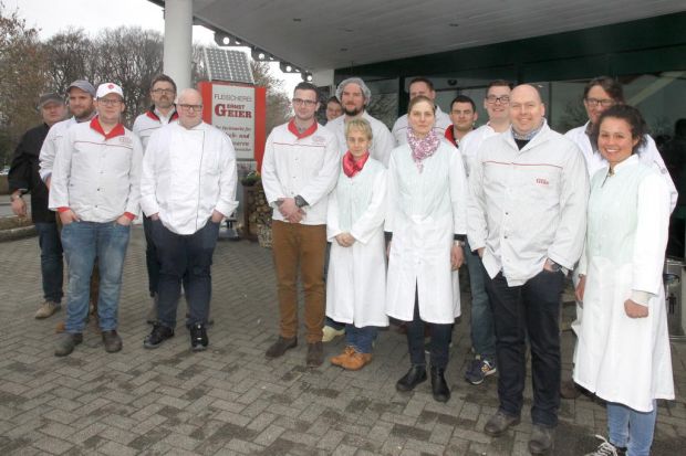 Mit frischem Schwung und neuem Vorstand starteten die Fleischerjunioren in das Jahr. Nach dem Besuch beim stellvertretenden Vorsitzenden Christoph Geier in Lüdenscheid wurde auch die Fleischerei Esser in Erkelenz besucht. Mit frischem Schwung und neuem Vorstand starteten die Fleischerjunioren in das Jahr. Nach dem Besuch beim stellvertretenden Vorsitzenden Christoph Geier in Lüdenscheid wurde auch die Fleischerei Esser in Erkelenz besucht.