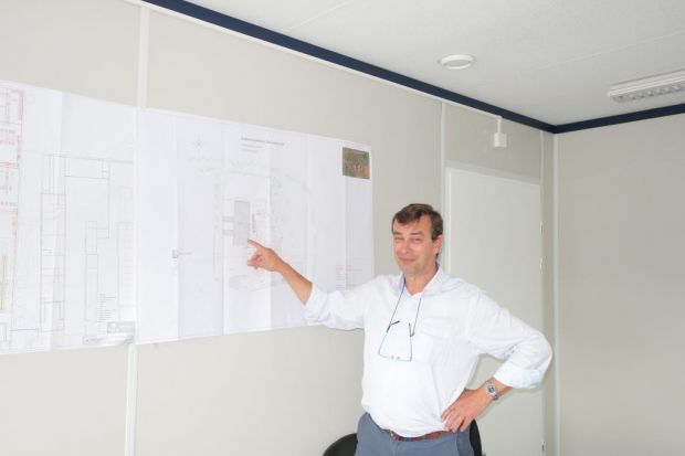 De Coster-CEO Luc De Lille präsentiert die Pläne zur Erweiterung des Betriebs. De Coster-CEO Luc De Lille präsentiert die Pläne zur Erweiterung des Betriebs.