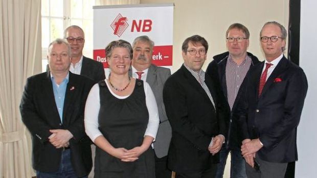 Die anwesenden Mitglieder des FNB-Gesamtvorstands (von links): Thomas Schlimgen, Ralf Kos, Geschäftsführerin Isabell Dohm, Heiner Kleinschmidt, Olaf Fritsch, Harry Giesenberg und Herbert Dohrmann. Die anwesenden Mitglieder des FNB-Gesamtvorstands (von links): Thomas Schlimgen, Ralf Kos, Geschäftsführerin Isabell Dohm, Heiner Kleinschmidt, Olaf Fritsch, Harry Giesenberg und Herbert Dohrmann.